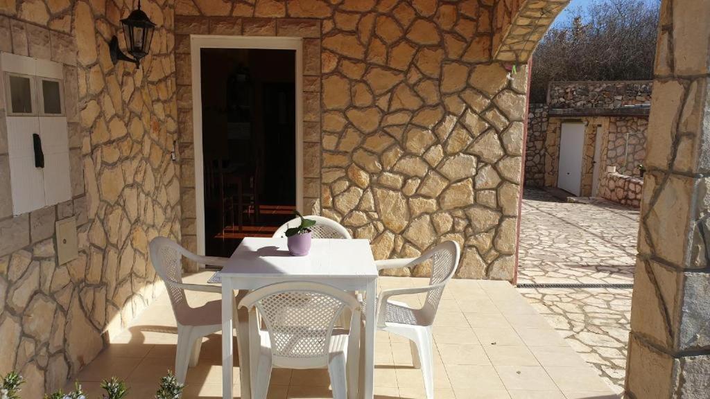 Apartments Roses Dobrinj Dış mekan fotoğraf