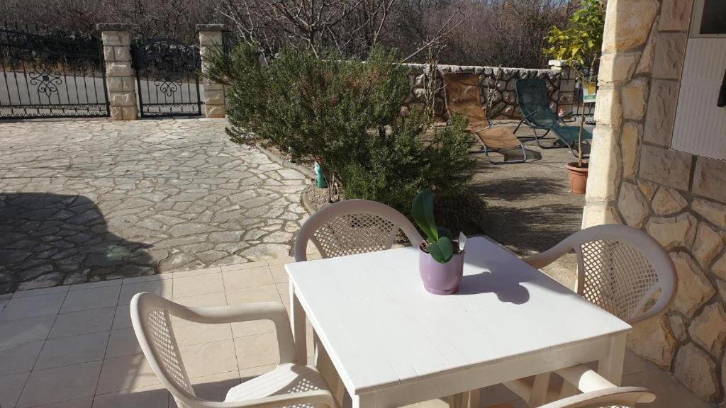 Apartments Roses Dobrinj Dış mekan fotoğraf