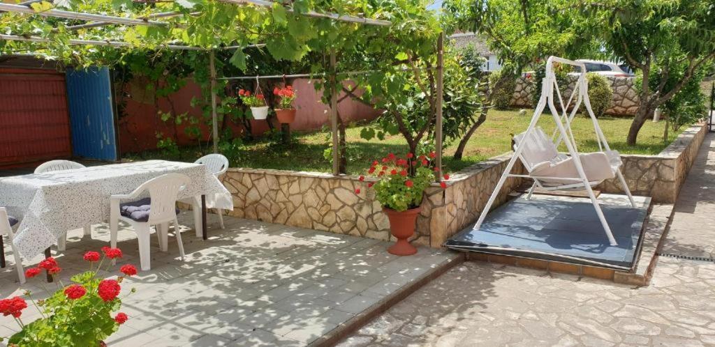 Apartments Roses Dobrinj Dış mekan fotoğraf