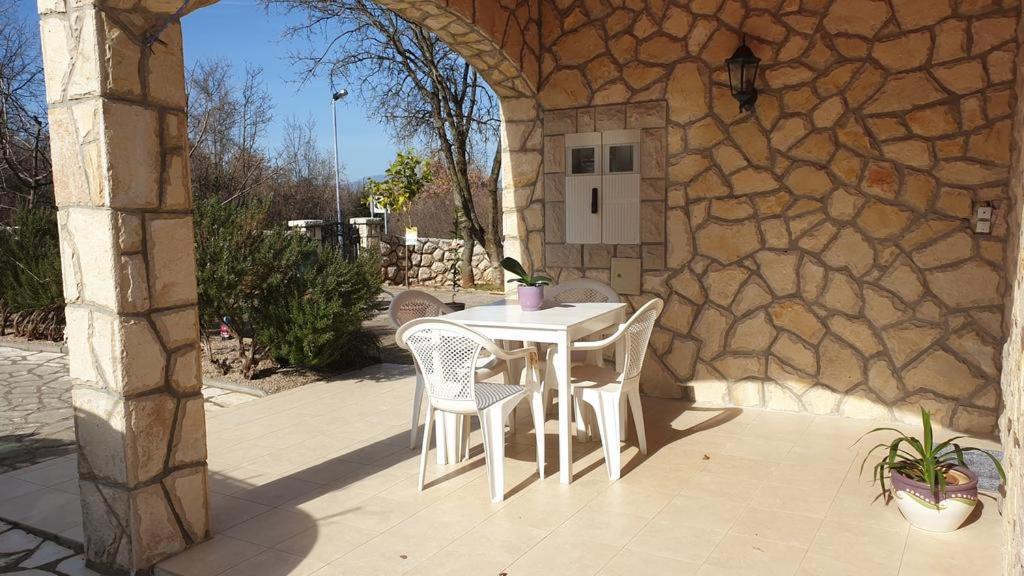 Apartments Roses Dobrinj Dış mekan fotoğraf